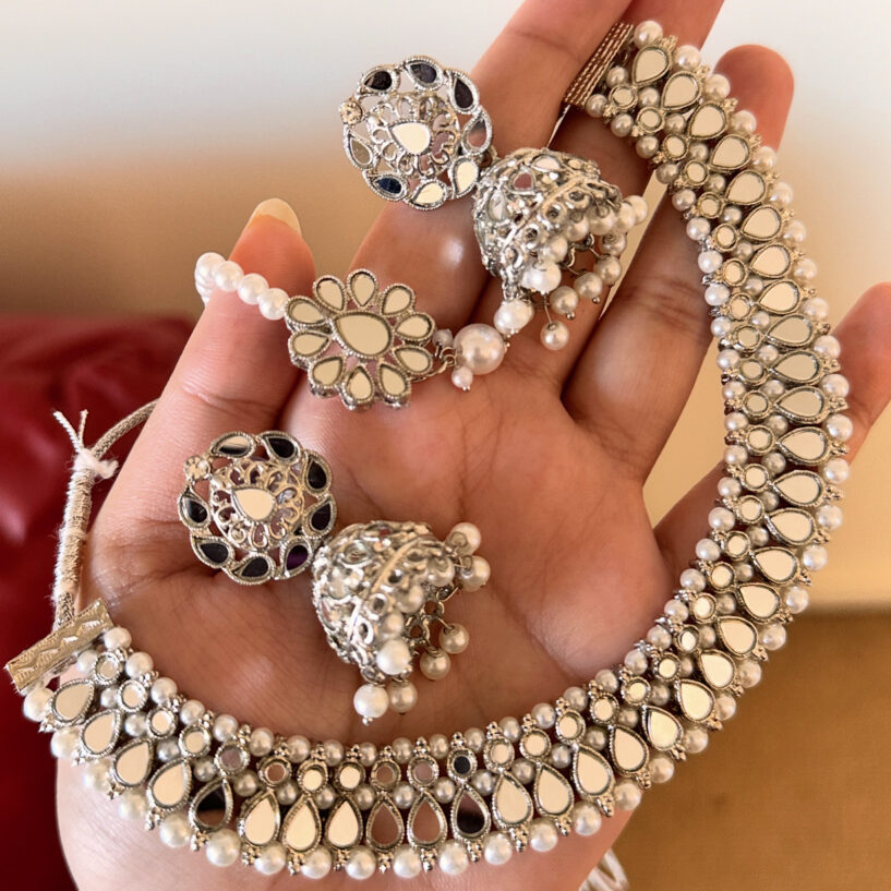 Silver Avantika Mirror Set