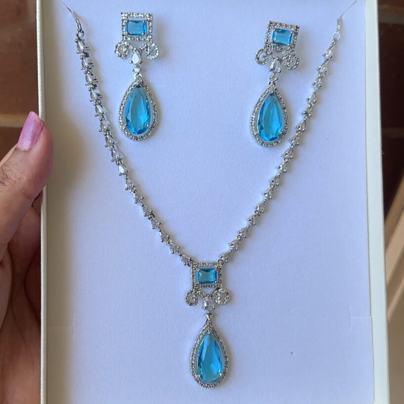 Alia Necklace Set - Baby Blue
