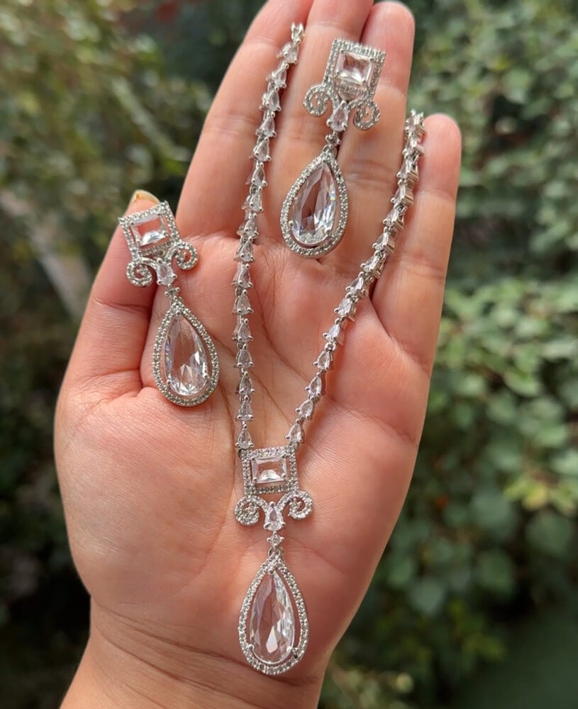 Alia Necklace Set (White)