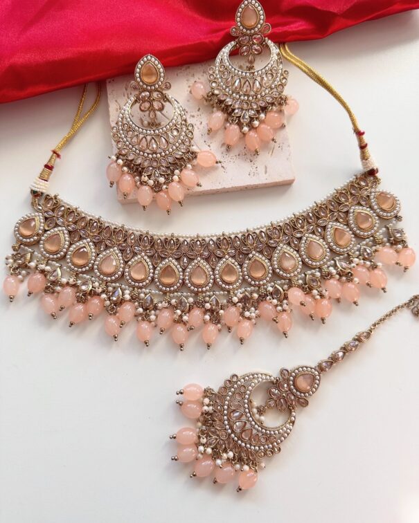Shilpa Necklace Set (Peach)