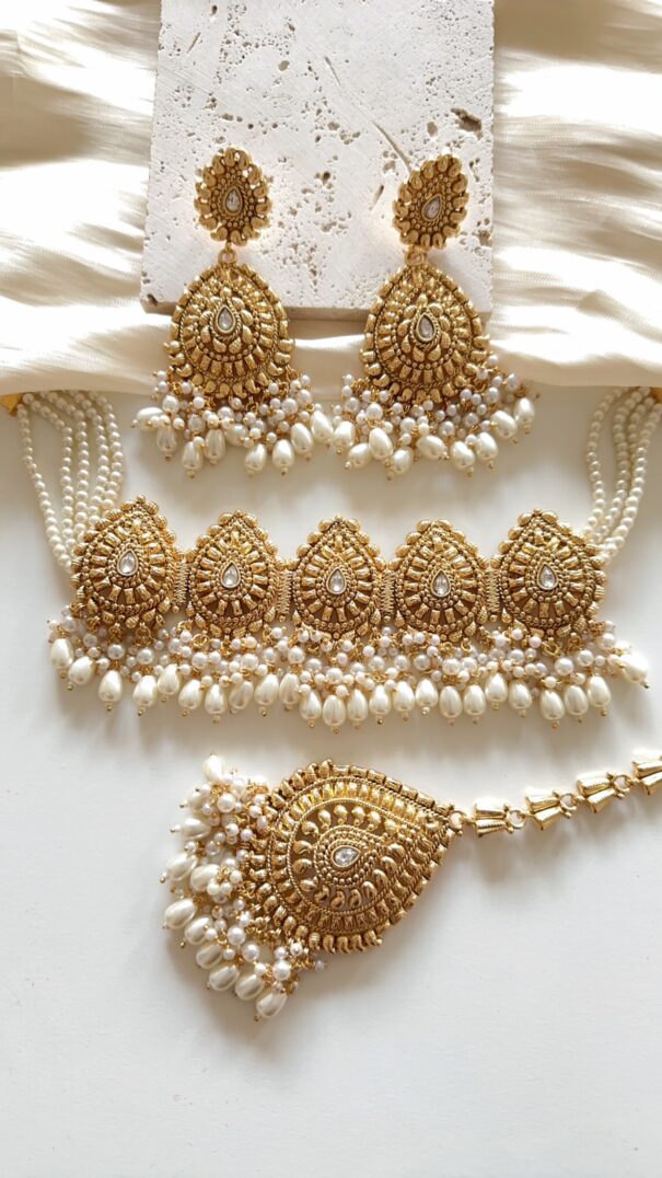 Gurkirat Necklace Set