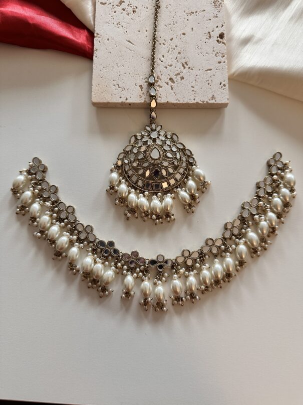 Isha Necklace Set (White Pearls) - Image 2