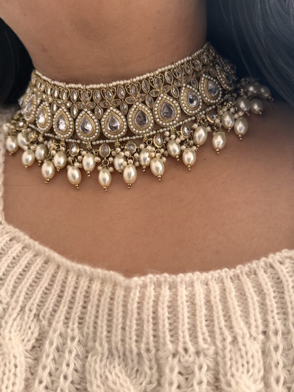 Shilpa Necklace Set (White) - Image 2