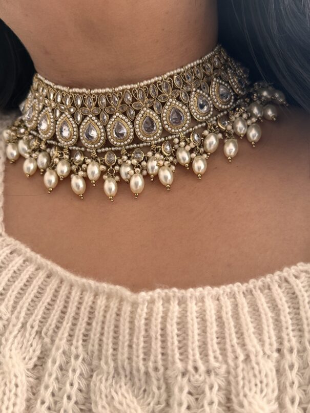 Shilpa Necklace Set (White) - Image 2
