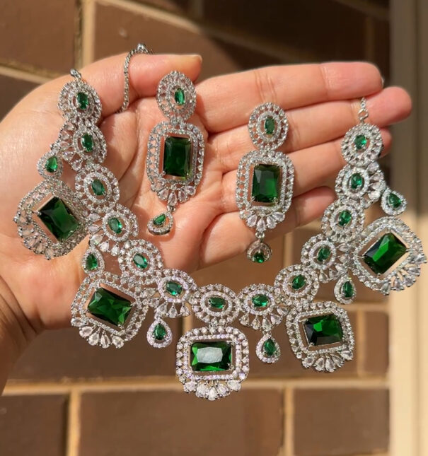 Tessa Necklace Set (Green)