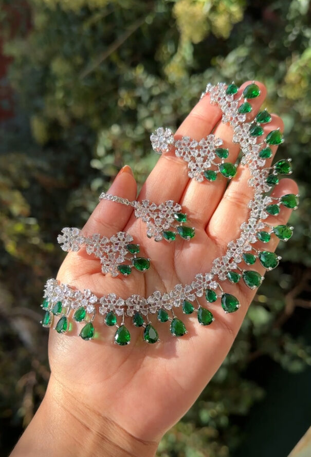 Angel AD Necklace Set ( Emerald Green)