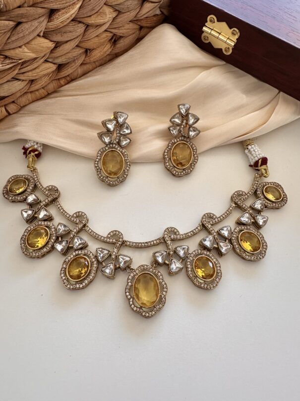 Tanuja Necklace Set