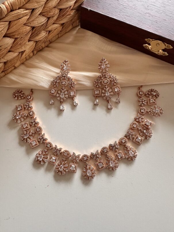 Sushri Neckalce Set