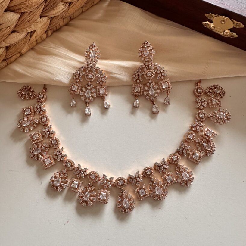 Sushri Neckalce Set