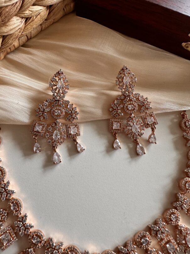 Sushri Neckalce Set - Image 3