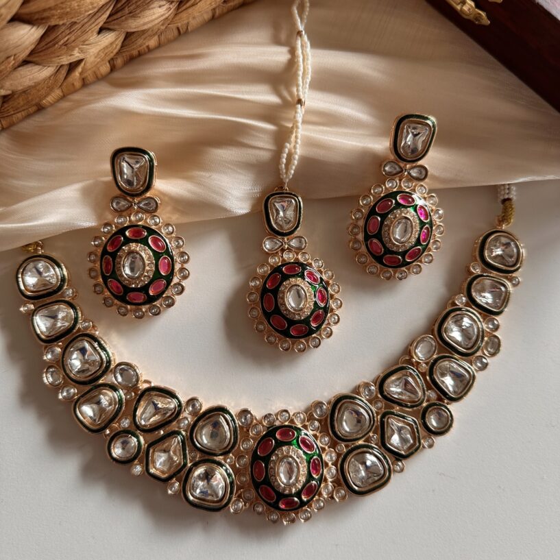 Advika Necklace Set