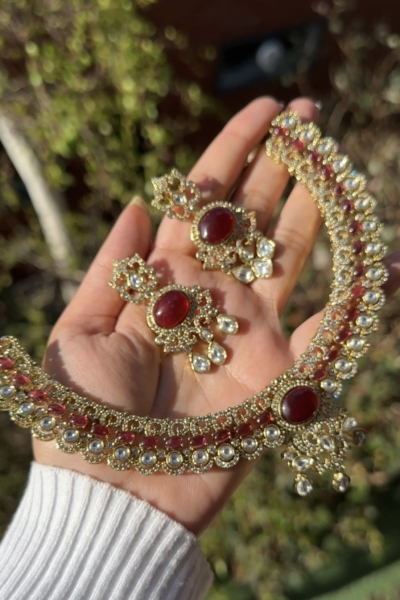 Laachi Necklace Set