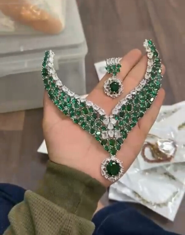 Tripti Necklace Set - Image 2