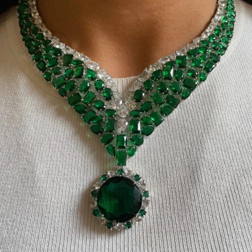 Tripti Necklace Set