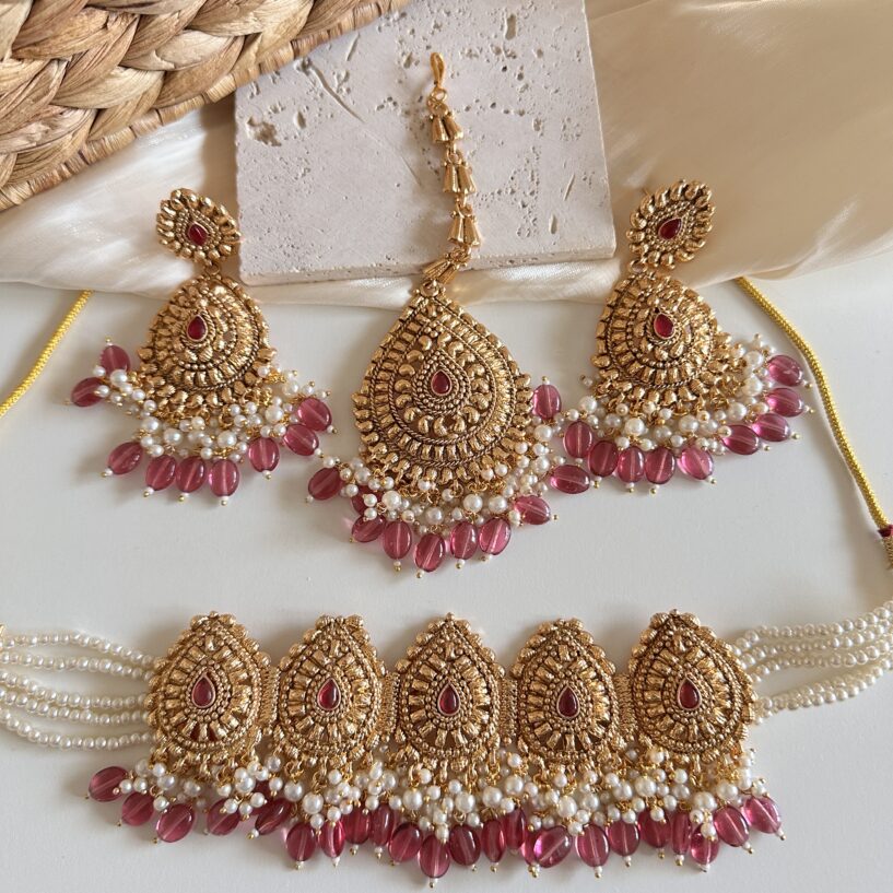 Gurkirat Necklace Set (Onion/Rani Pink)