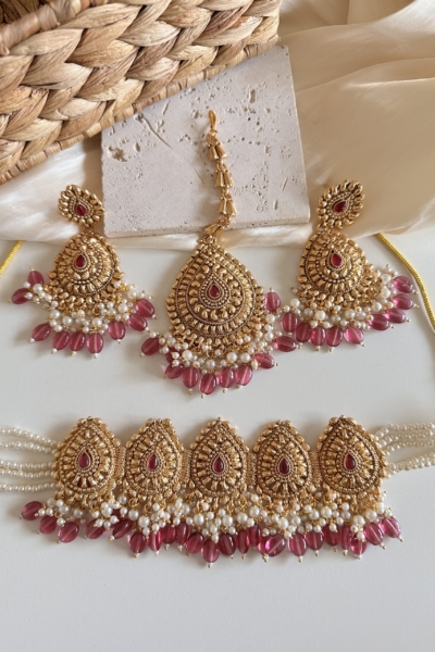 Gurkirat Necklace Set (Onion/Rani Pink)