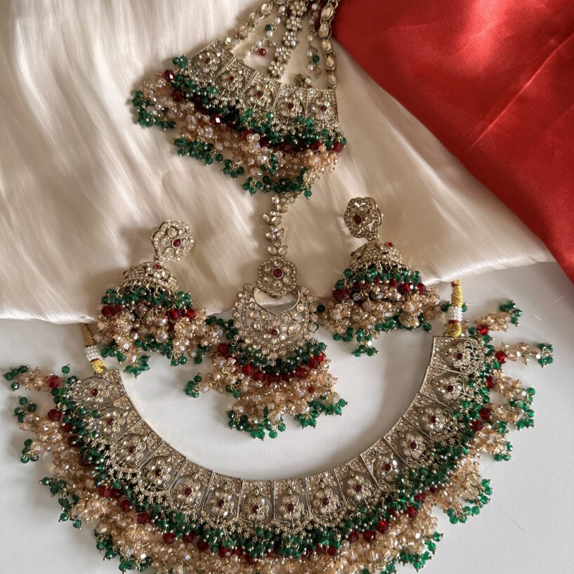 Amara Necklace Set with Passa (Red-Green)