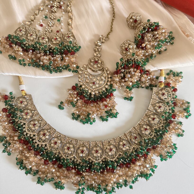 Amara Necklace Set with Passa (Red-Green)