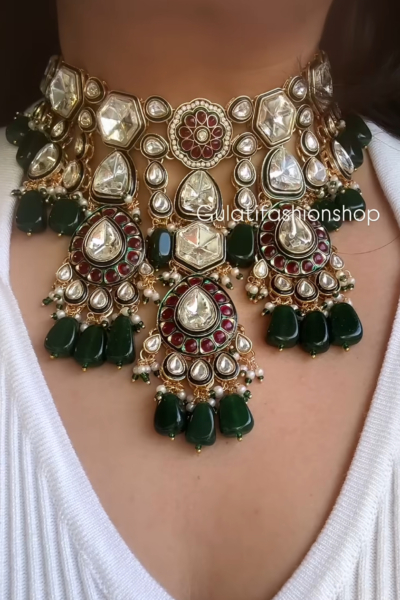 Paahuni Necklace Set