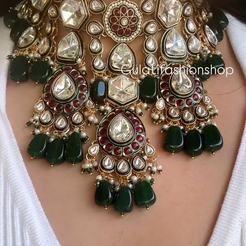 Paahuni Necklace Set