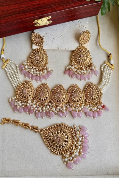 Gurkirat Necklace Set ( Pink)